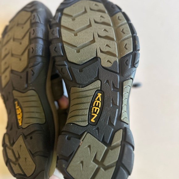 Keen Men’s Newport Leather Brown and Black Sport Sandals with Contoured Footbed - Picture 8 of 8